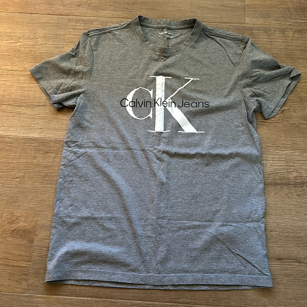 Women’s CK jeans tshirt